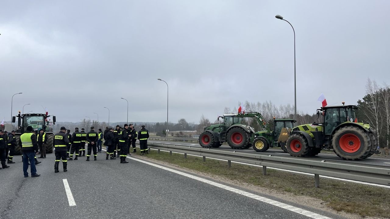 В Польше протестующие фермеры заблокировали выезда из крупных городов