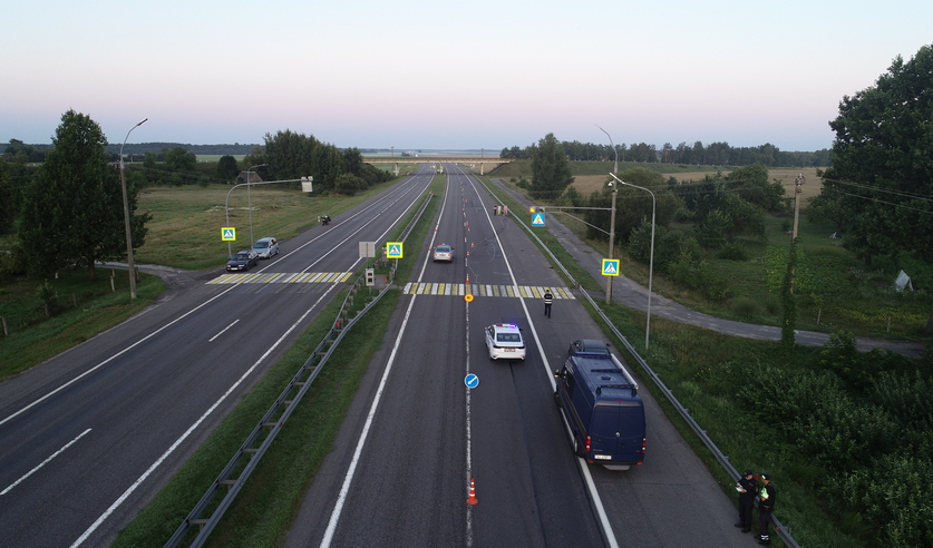 Мотоциклист на скорости 199 км/ч сбил ребенка на М1, оба погибли. В СК рассказали подробности