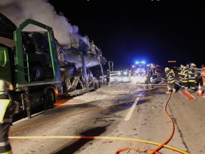 Ущерб – 150 тысяч евро. В Германии сгорели семь машин на автовозе, которые вез белорус