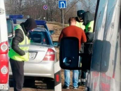 На трассе Р-23 останавливают все маршрутки, многим водителям выписывают штрафы