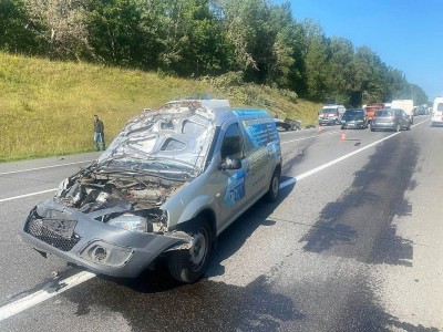 Остановился поправить груз - в Минской области в ДТП погиб водитель, пассажир травмирован