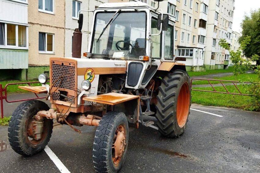 Выпил и сел за руль – в Солигорске задержан водитель трактора в сильном алкогольном опьянении