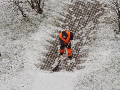 Минским торговым центрам дали сутки, чтобы убрать снег и лед, иначе их закроют
