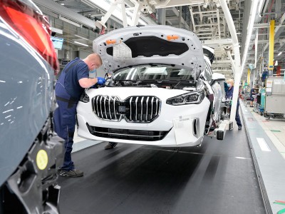 BMW и Volkswagen остановили заводы в Европе из-за нехватки компонентов