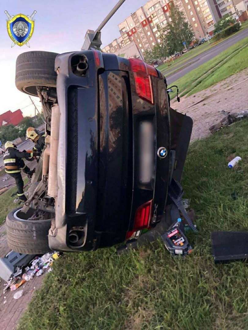 Жесткое ДТП в Полоцке: пьяный водитель не справился с управлением, авто перевернулось — погиб пассажир